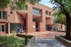 fachada del centro residencial Font dels Capellans 