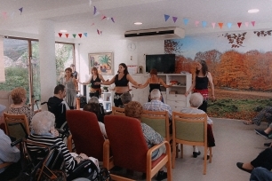 Activitat dansa del ventre Centre Residencial Torreblanca