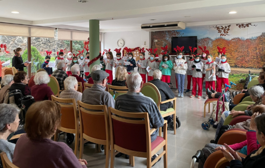 Projectes intergeneracionals i comunitaris en centres residencials