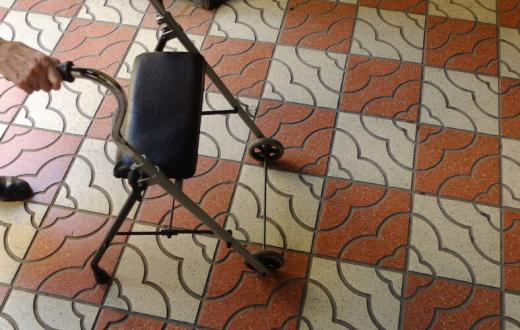 Les persones usuàries valoren els serveis socials domiciliaris de Barcelona amb una mitjana de 8,3