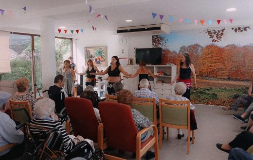 Activitat dansa del ventre Centre Residencial Torreblanca