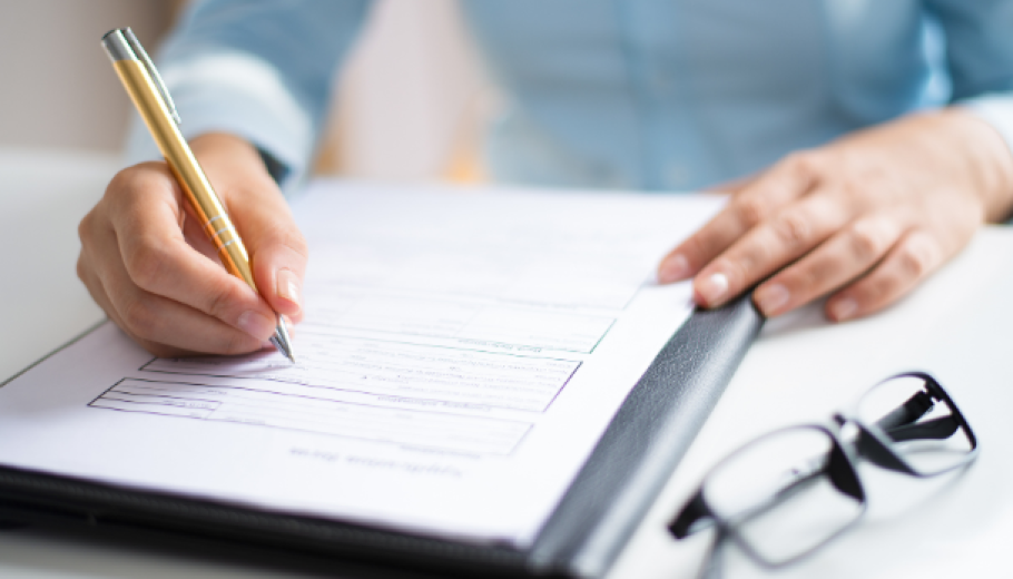 Documentación necesaria para ingresar en una residencia.