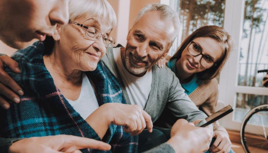 Grup de persones grans 