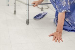 ¿Cómo prevenir los accidentes en el hogar? personas mayores