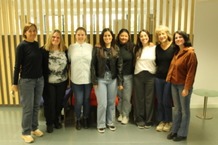 La delegació de directores de residències argentines que van visitar el SuaraLab