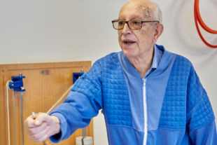 Gent Gran fent exercici