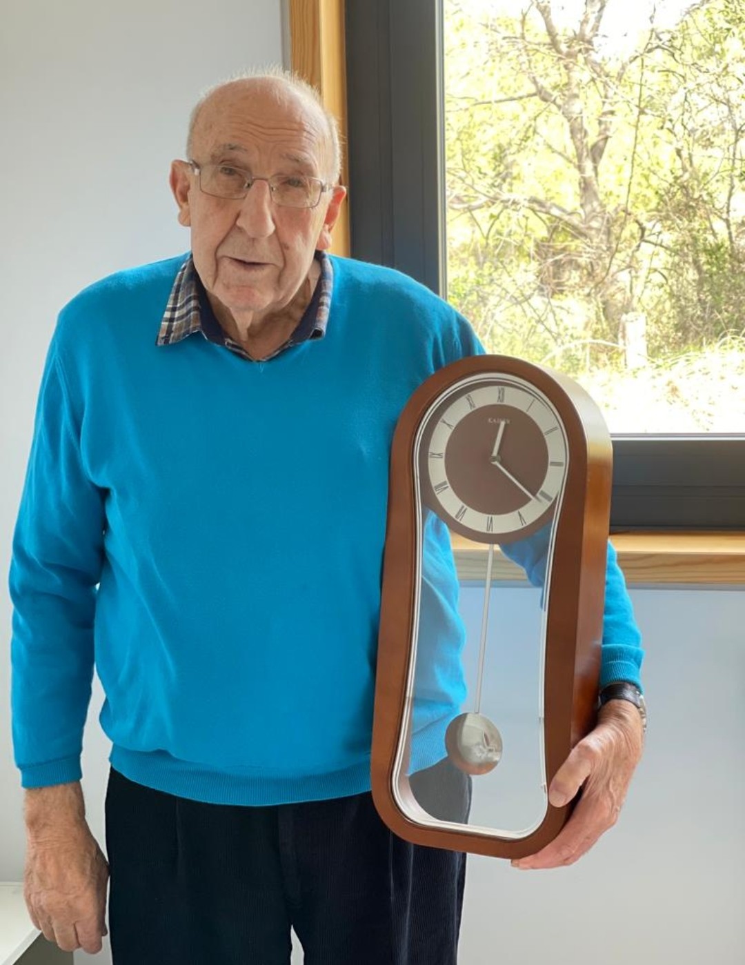 Mariano y su reloj Cr Colonia Güell