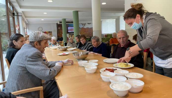 celebrant la castanyada a la residència torreblanca