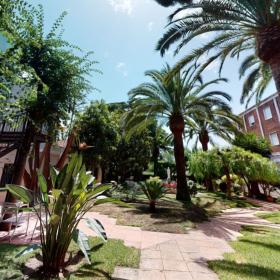 Jardín del centre residencial Dovela en el barrio de Horta de Barcelona