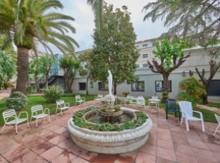 Comedor de la residencia Dovela en Barcelona