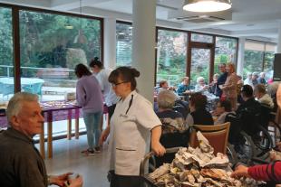 castanyada al centre residencial Torreblanca a Olot